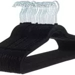 Amazon Basics - Gruccia in velluto con portapantaloni