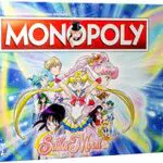 Winning Moves Monopoly Sailor Moon - Gioco da tavolo per 2-6 giocatori, età 8+