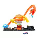 Hot Wheels Let's Race - Playset Attacco Cobra in Pizzeria con Pista a Spirale