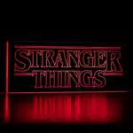 Stranger Things Luce Logo con Alimentazione a Batterie o USB - Decorazione Ufficiale Netflix