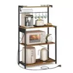 VASAGLE Scaffale da Cucina con Multipresa e 8 Ganci, Ripiani Regolabili, Supporto Microonde