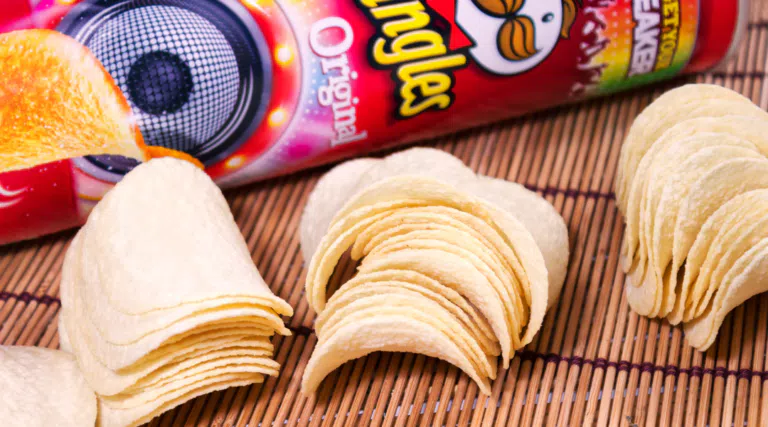 Concorso Pringles 2022: vinci occhiali da sole e speaker portaghiaccio