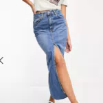 Stradivarius - Gonna midi di jeans blu lavaggio medio con spacco sul davanti a soli 14€