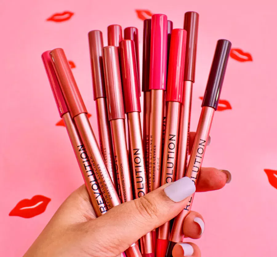 Makeup Revolution Satin Kiss Lip Liner
