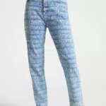 JEANS IZZIE SLIM FIT A VITA ALTA CON MOTIVO SPELL OUT (-50% di sconto)