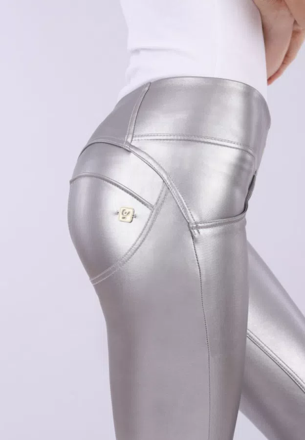 Pantaloni donna WR.UP® skinny in similpelle metallizata opaca