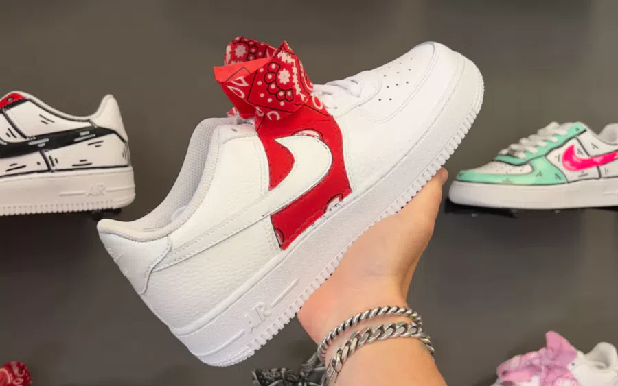 NIKE AIR FORCE 1 BANDANA RED